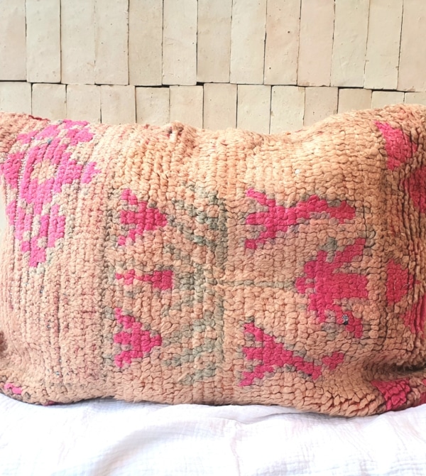 Housse de coussin vintage en pure laine réalisée à la main au Maroc