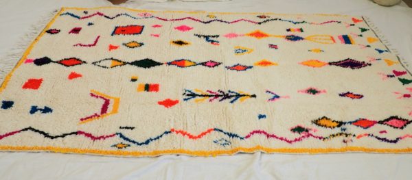 Authentic Berbère Moroccan wool carpet