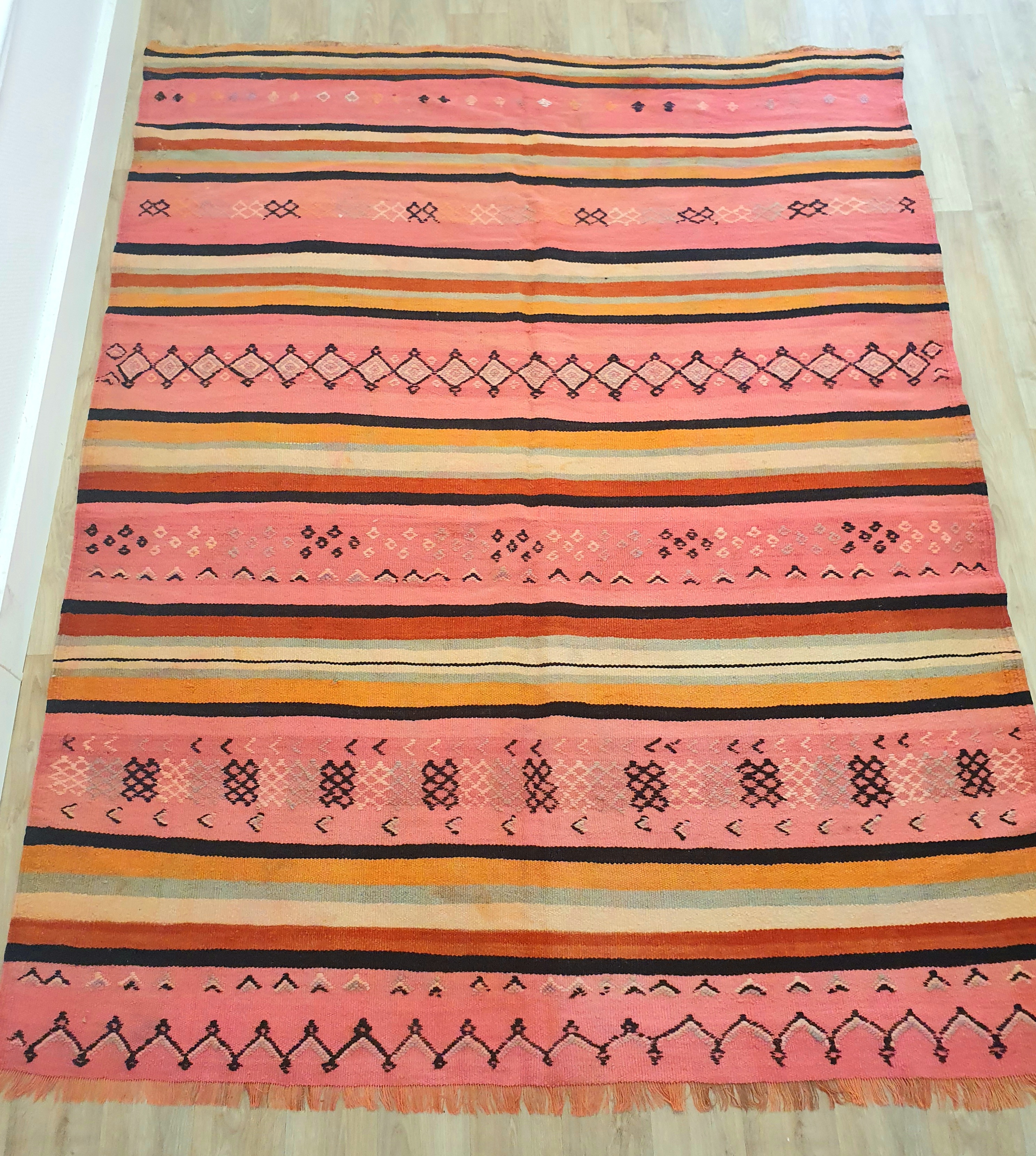 Authentic berber moroccan vintage kelim carpet