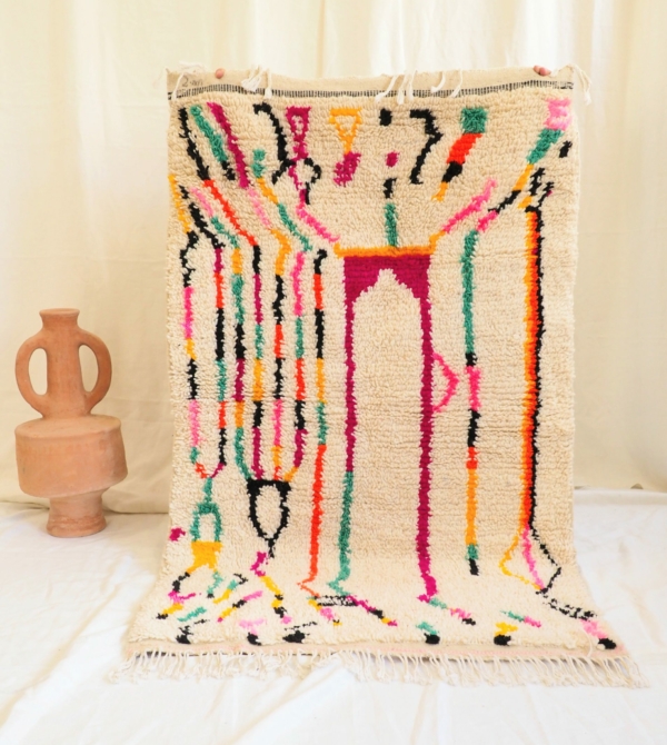 Tapis Berbère fait main en pure laine vierge de mouton avec motifs de couleurs