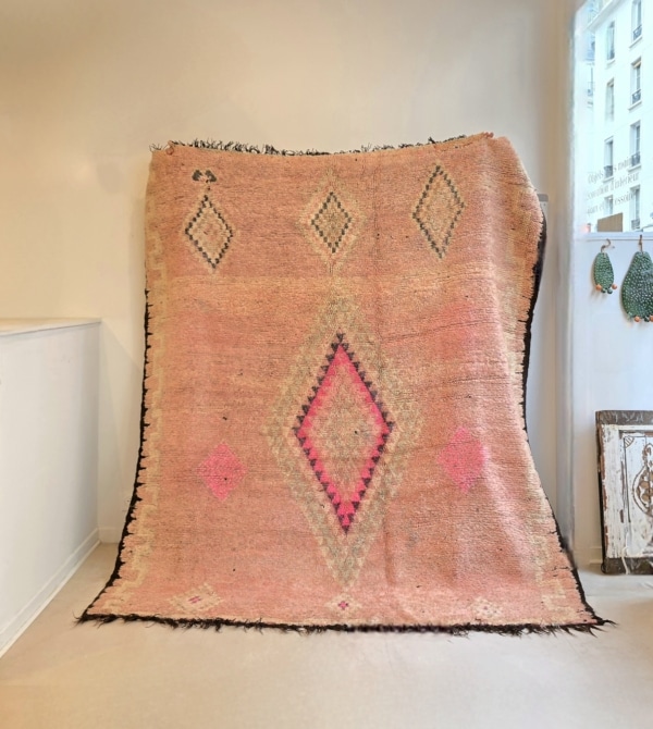 Tapis Amazigh ancien fait main au Maroc