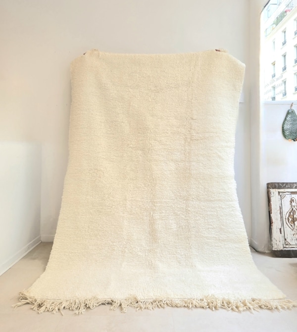 Tapis Berbère fait main au Maroc design minimaliste 100% pure laine vierge de mouton
