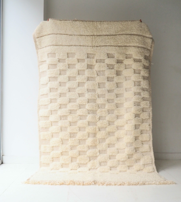 Tapis Berbère écru avec motifs en relief 100% laine