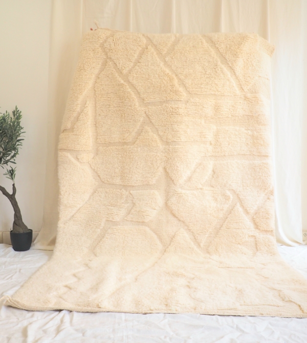 Vrai tapis Berbère Marocain fait main couleur blanc crème 100% pure laine de mouton