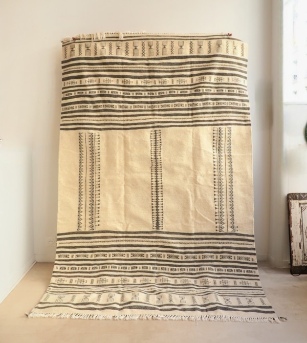 Tapis Mozabite Algérien fait main écru et motifs Amazigh gris
