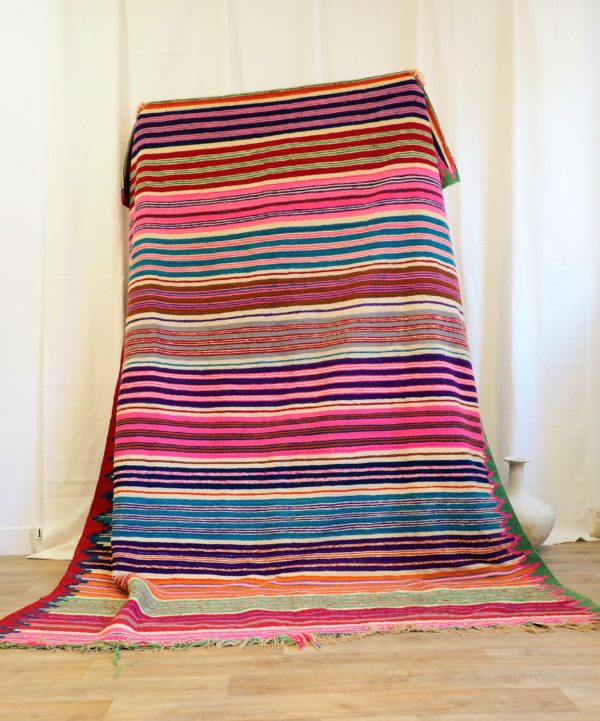 Tapis Berbère Kilim en pure laineà rayures multicolores