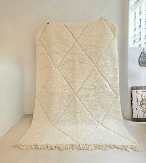 Tapis Berbère fait main au Maroc design graphique contemporain 100% pure laine vierge de mouton