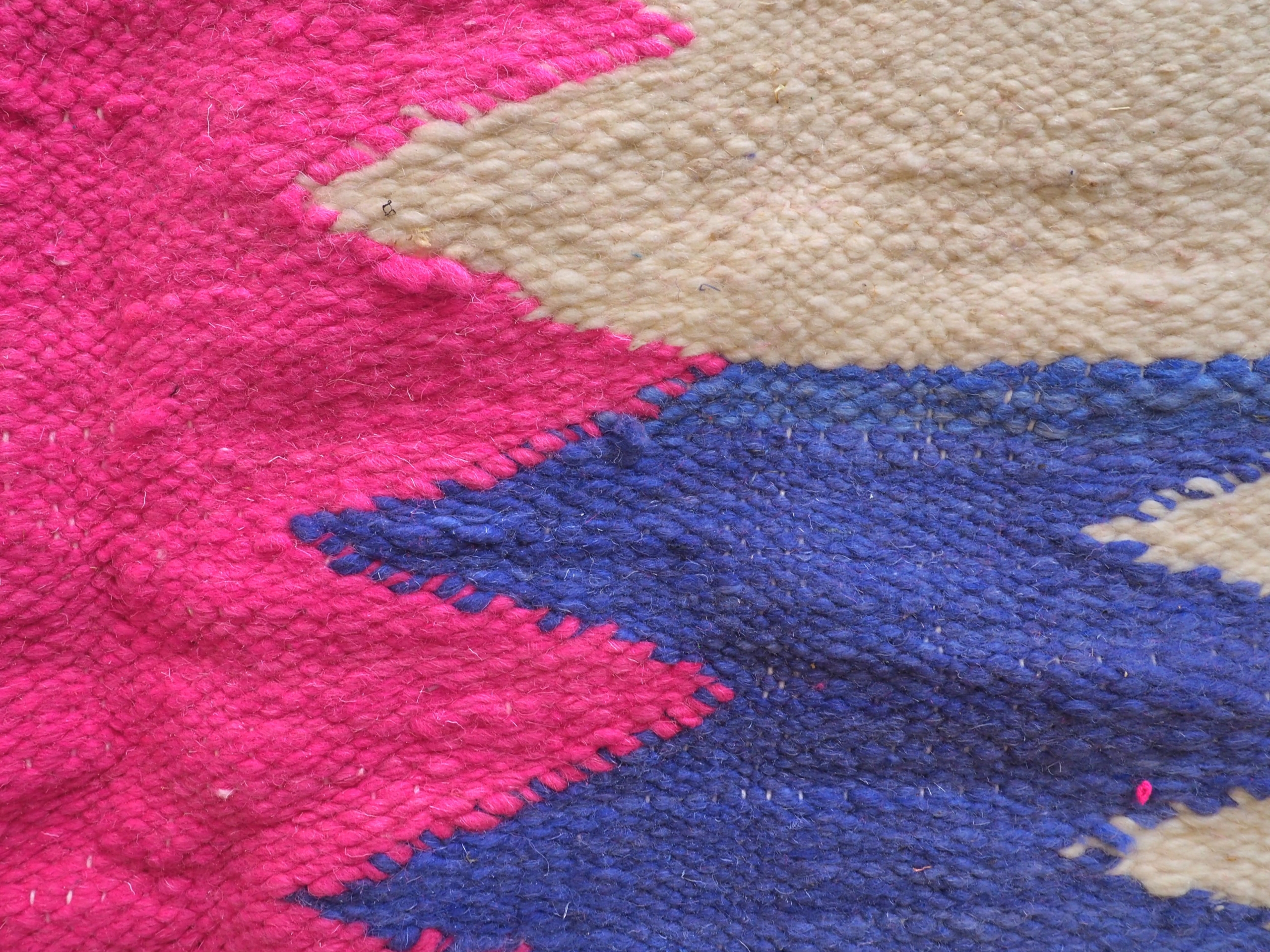 Tapis berbère Marocain fait main motifs blocs de couleurs vives