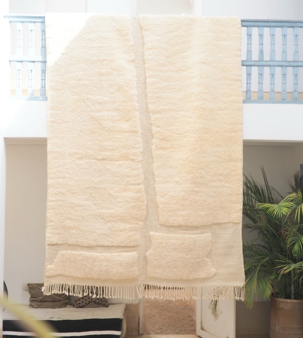Tapis Berbère Marocain fait main en laine d'agneau de qualité supérieure de Beni Mrirt