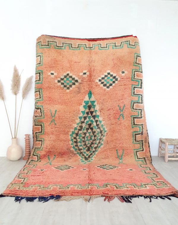 Tapis Berbère Marocain ancien fait à la main en pure laine, dans des tons roses et verts