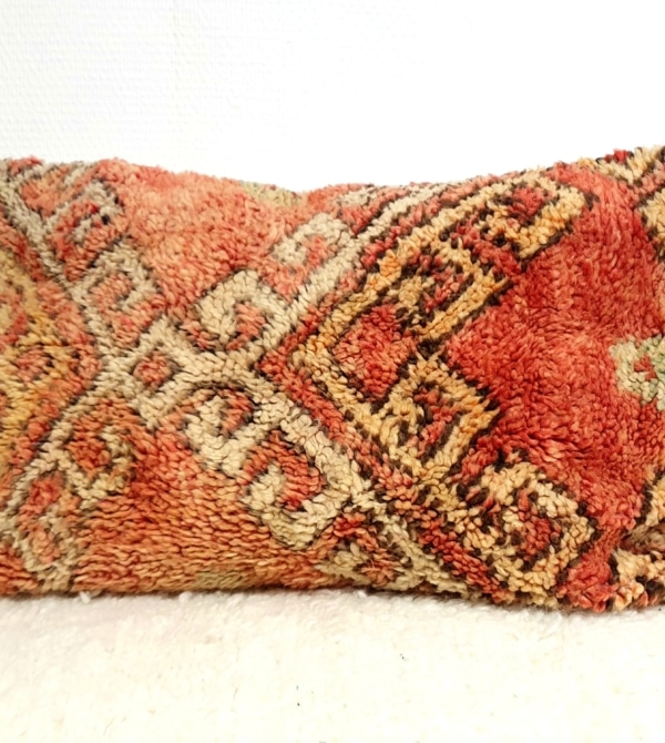 Coussin fait main au Maroc en pure laine aux tons roses