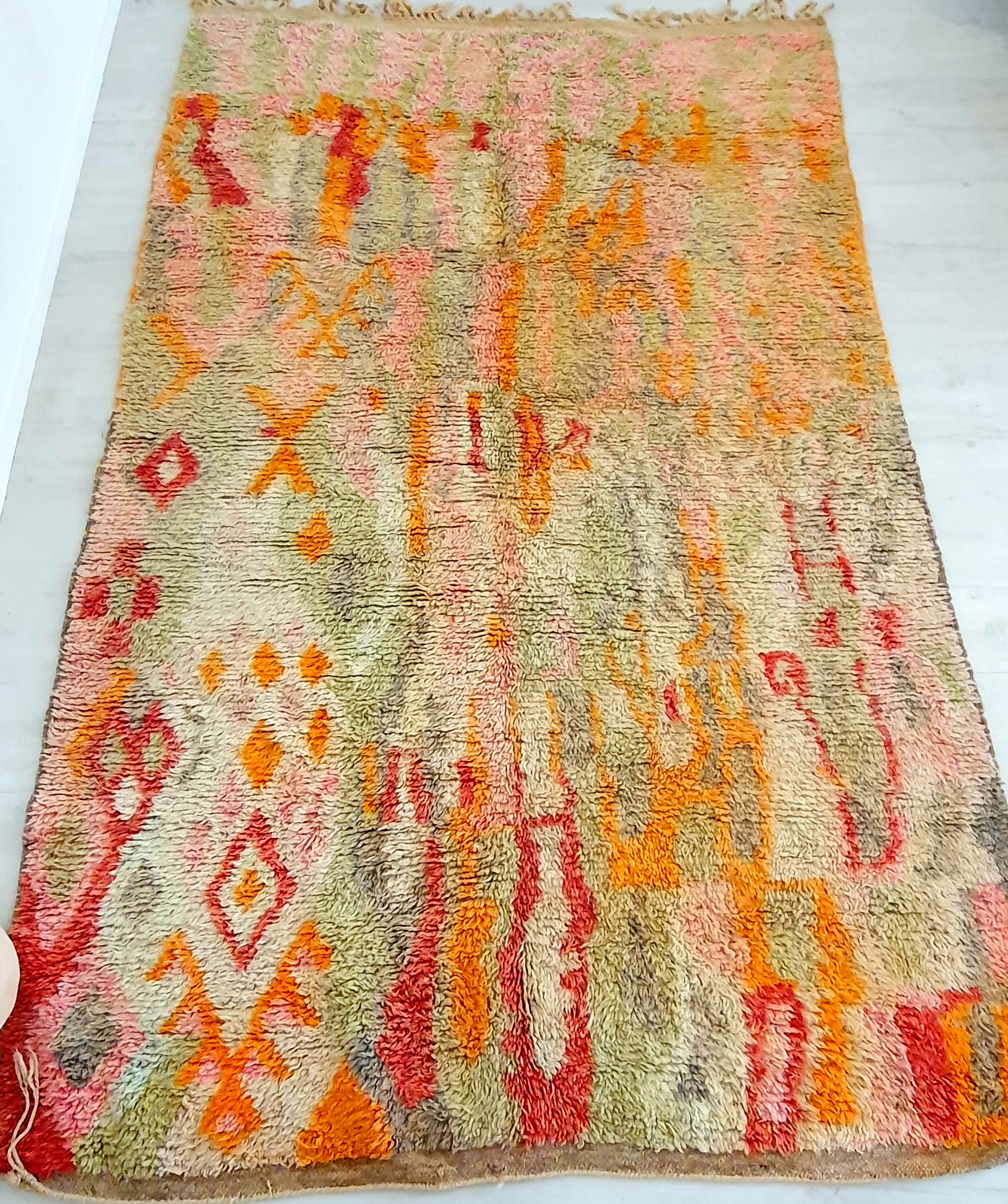Authentic berber moroccan vintage wool carpet
