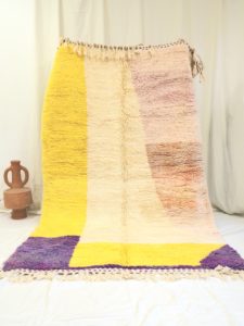 Tapis Berbère Marocain Beni M'rirt 100% pure laine motifs graphiques colorés