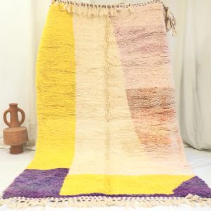 Tapis Berbère Marocain Beni M'rirt 100% pure laine motifs graphiques colorés