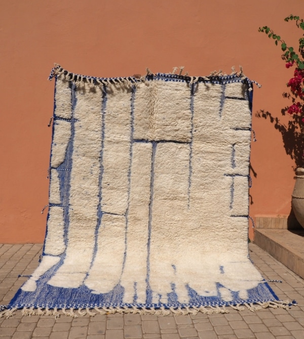 Authentique tapis Berbère Marocain 100% pure laine de mouton de Beni Mrirt