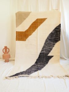 Tapis Marocain fait main en pure laine vierge motifs graphiques color block
