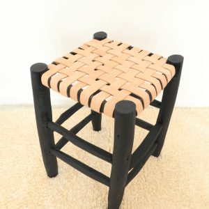Tabouret Berbère artisanal traditionnel en cuir et bois noir