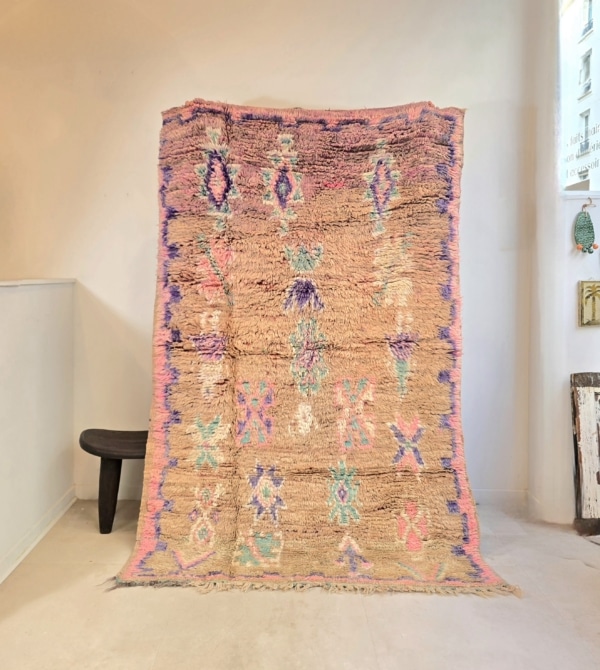 Tapis Amazigh vintage en laine couleurs pastel idéal salon ou chambre