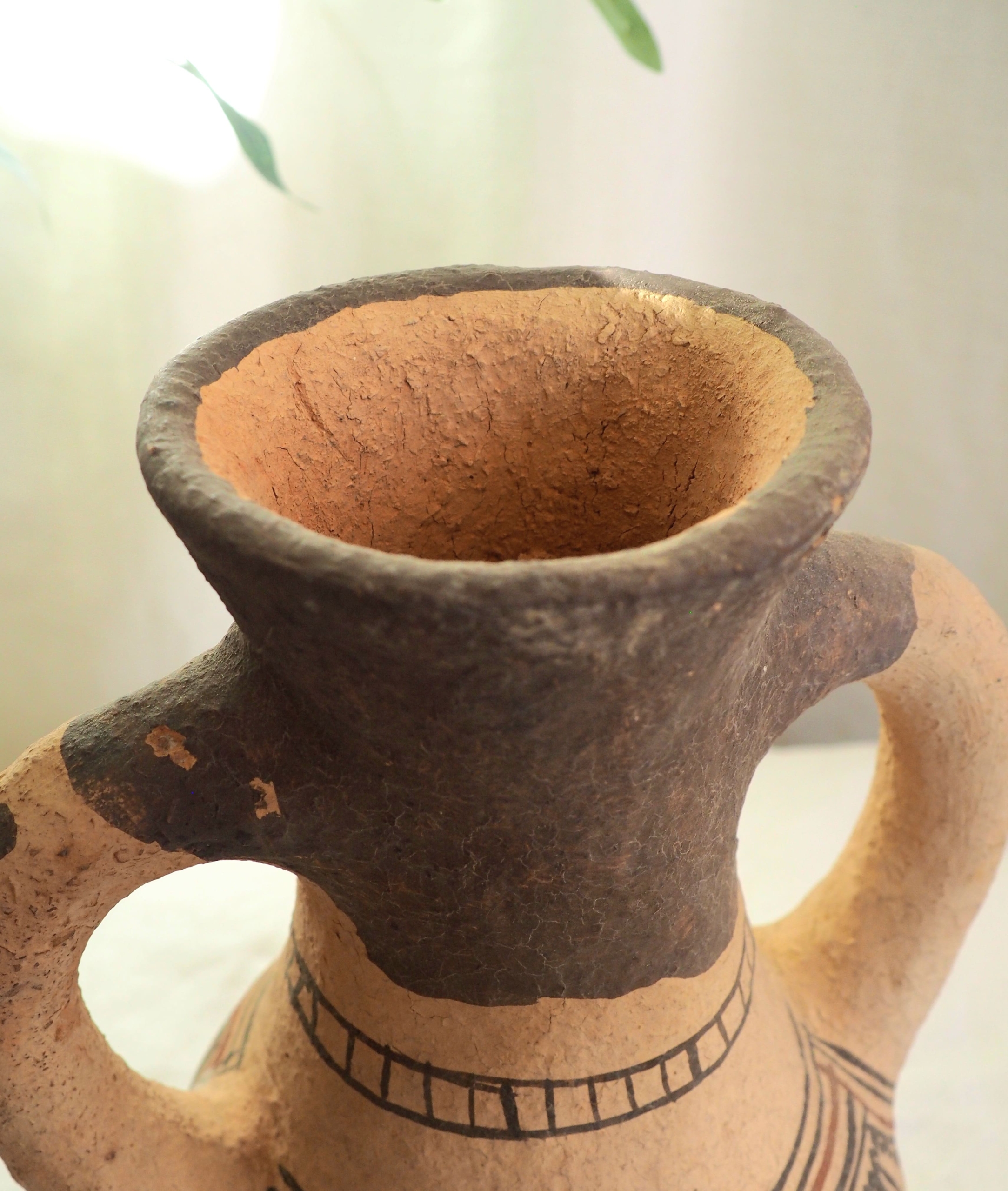 Vase Berbère traditionnel Marocain fait main en terre cuite