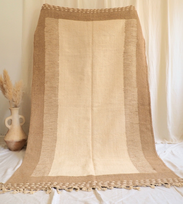 Grand tapis Berbère Marocain fait main en pure laine idéal salon chambre salle à manger