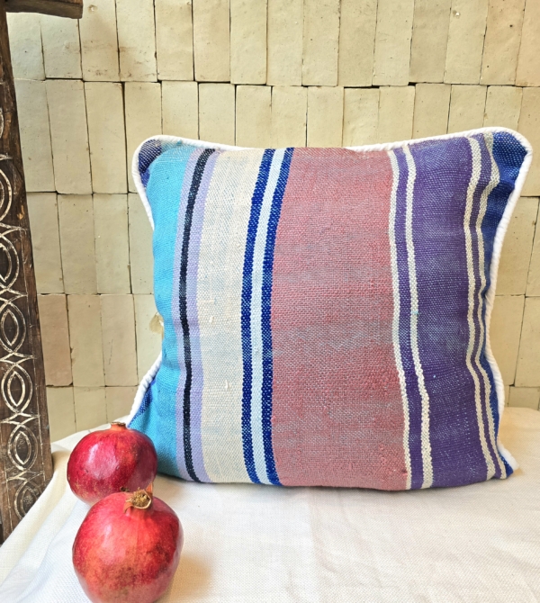 Housse de coussin Amazighe à carreaux colorées tons violets et bleus