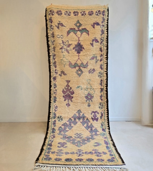Tapis Amazigh pure laine fait main au Maroc format idéal couloir