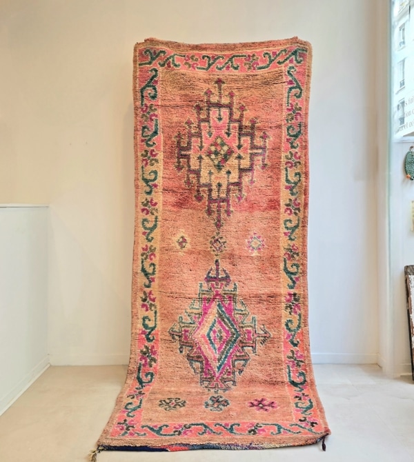 Tapis Amazigh pure laine fait main au Maroc format idéal couloir ou descente de lit