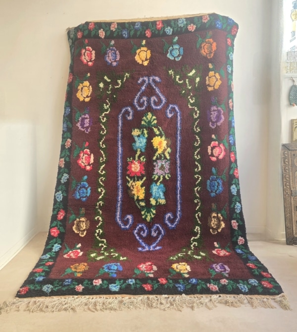 Tapis Amazigh ancien en pure laine fait main en Algérie, motifs floraux