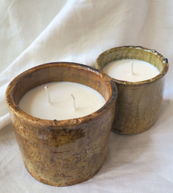 Bougies Marocaines à la cire végétale de soja, parfumées à la fleur d'oranger, coulées dans des céramiques traditionnelles émaillées