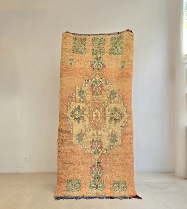 Tapis Berbère ancien fait main au Maroc format idéal couloir ou descente de lit