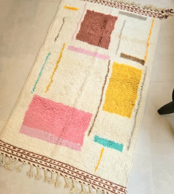 Tapis Berbère fait main au Maroc en pure laine vierge de mouton