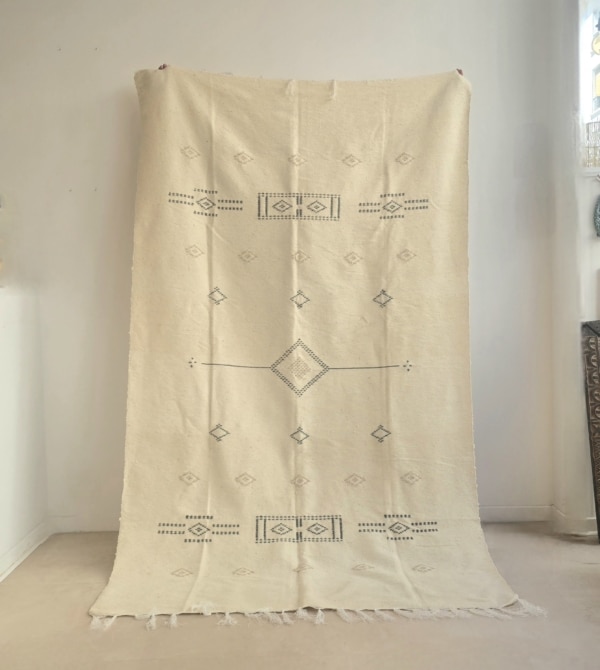 Couverture Berbère Algérienne en pure laine, écru avec motifs beiges et gris