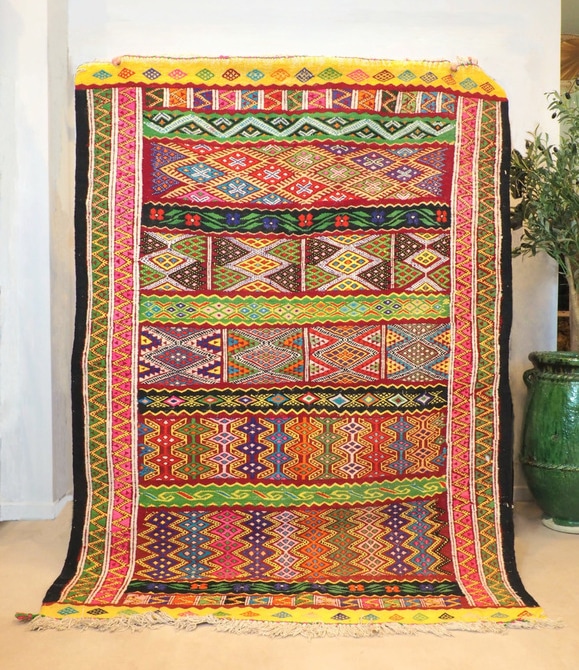 Grand tapis Mozabite Algérien fait main aux tons rouges et motifs Amazigh de couleurs vives