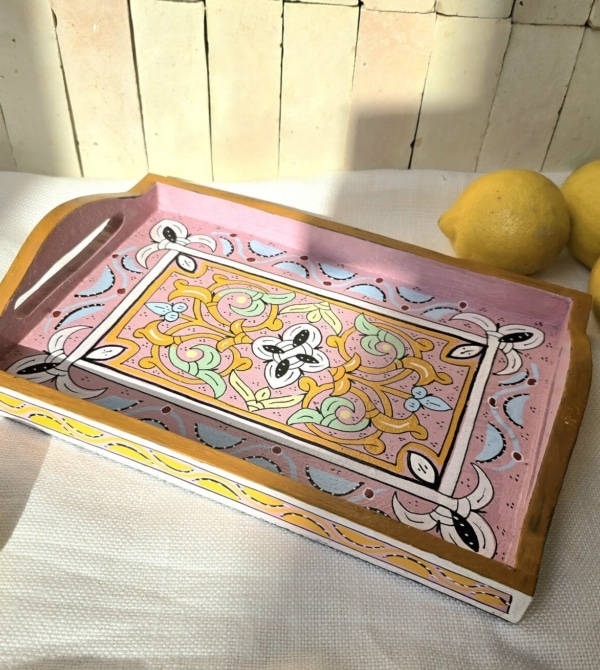 Plateau Marocain Zouaq rose réalisé à la main