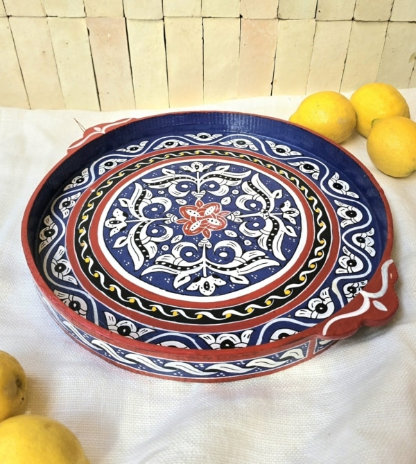 Plateau Marocain Zouaq réalisé à la main, bleu, rouge et motifs blancs