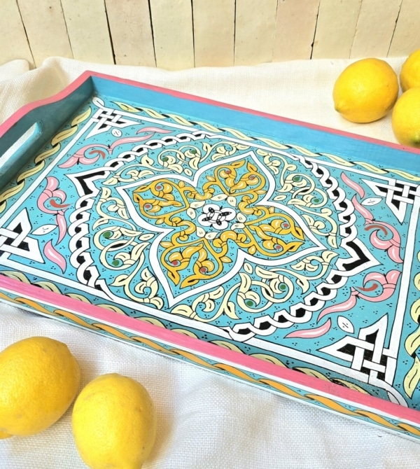 Plateau Marocain Zouaq rose et bleu réalisé à la main