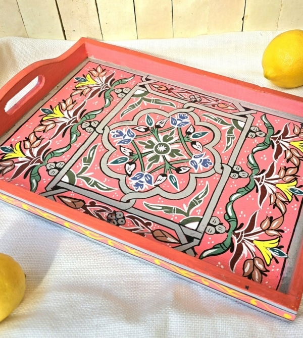 Plateau Marocain Zouaq rose réalisé à la main
