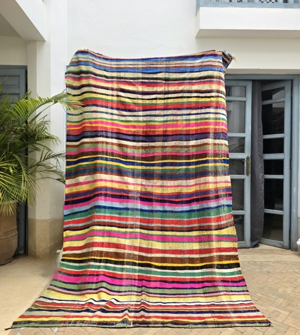 Grande couverture Berbère ancienne faite main au Maroc