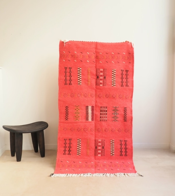 Tapis descente de lit Mozabite Algérien fait main rose et motifs Amazigh