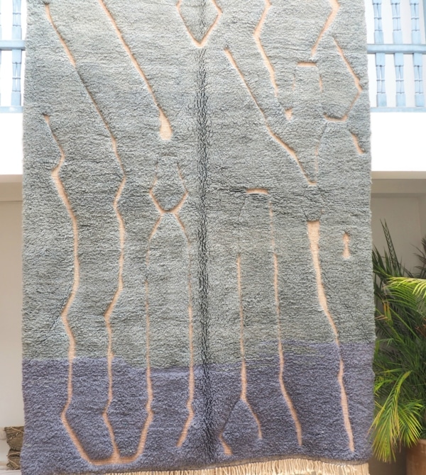 Grand tapis Berbère Marocain 100% pure laine vierge de mouton de qualité supérieure de Beni Mrirt
