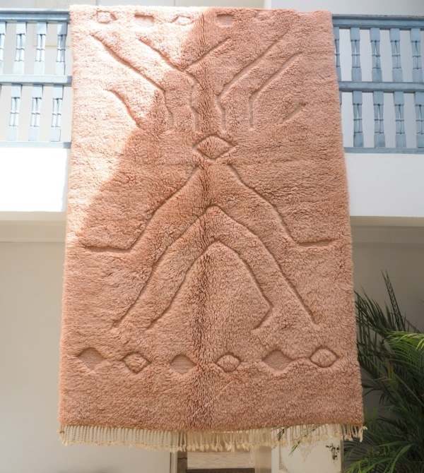 Tapis Berbère Marocain fait main en laine de mouton de qualité supérieure de Beni Mrirt