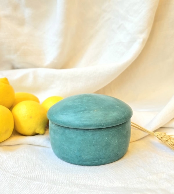Boite à bijoux couleur turquoise, en terre cuite enduite de tadelakt