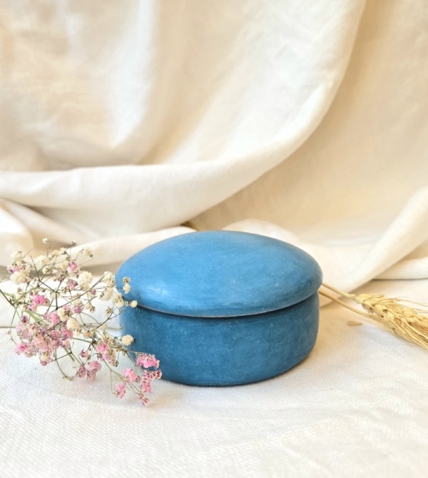 Boite à bijoux couleur bleue, en terre cuite enduite de tadelakt