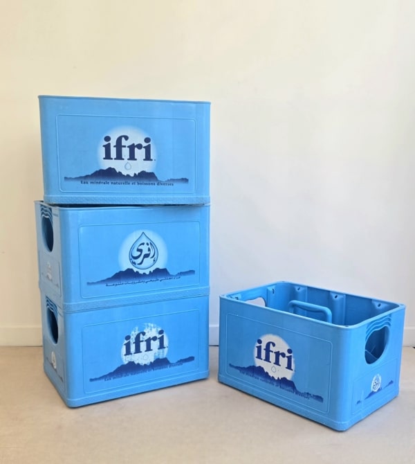Casier Vintage bleu de la marque Algérienne Ifri